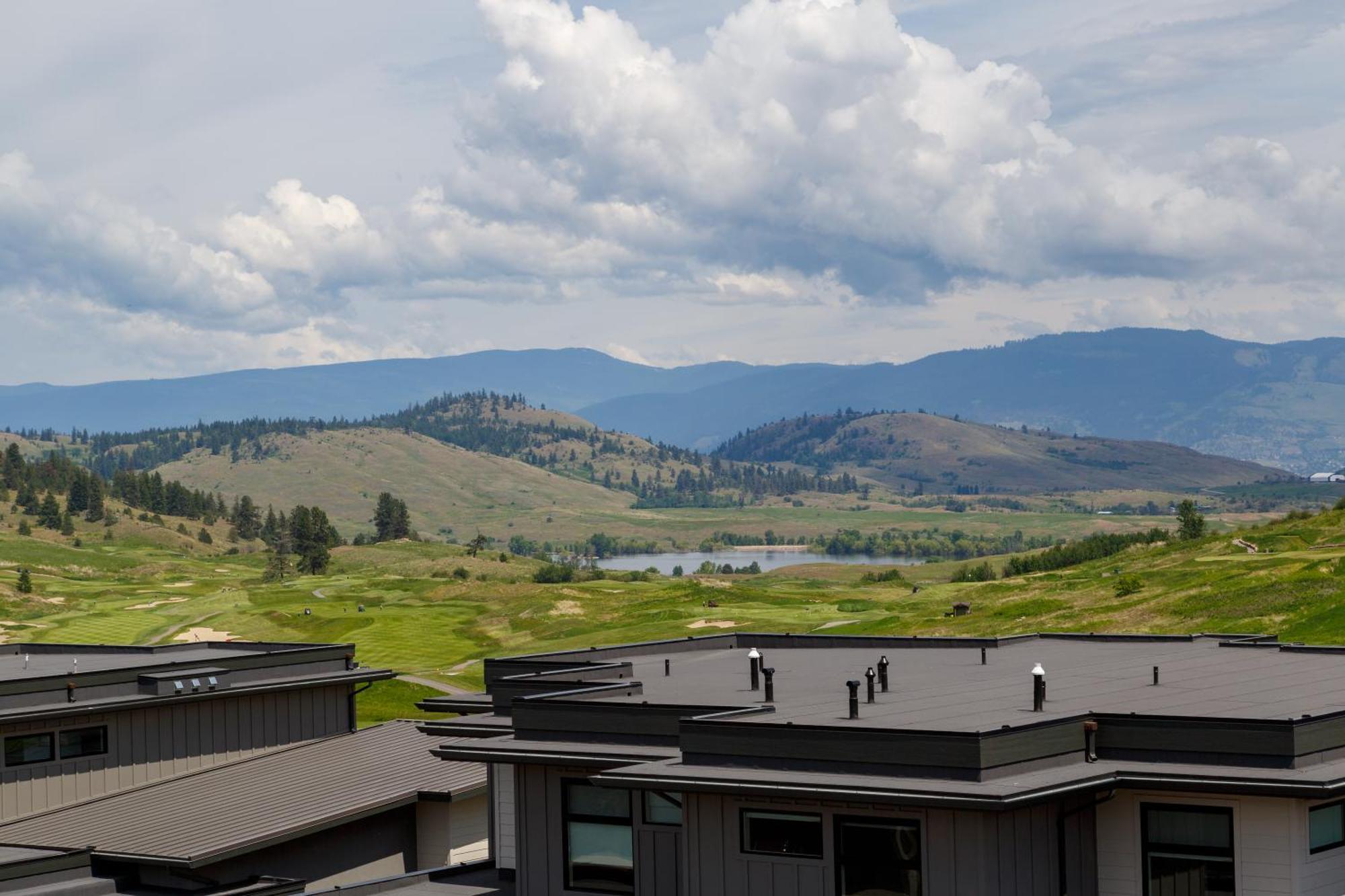 Predator Ridge Resort Vernon Exterior photo